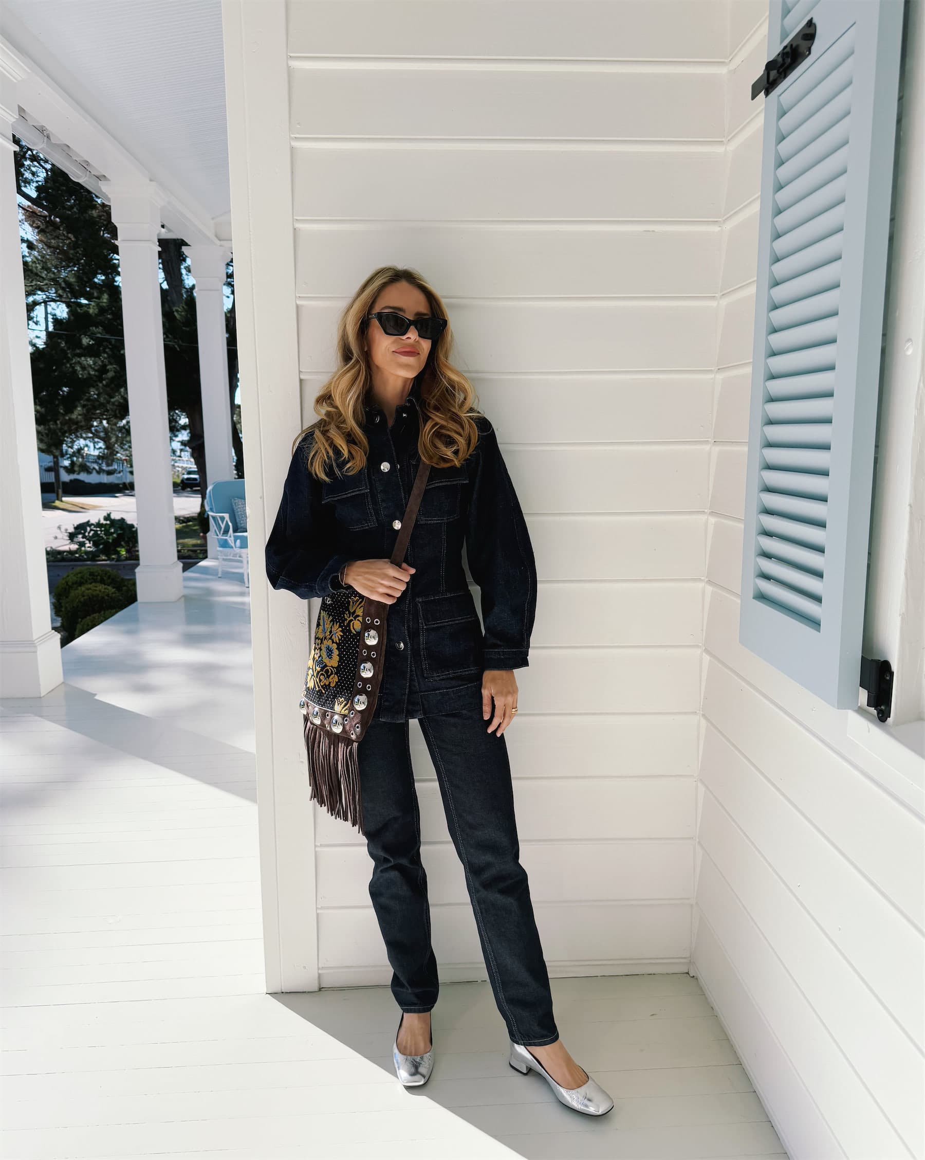 Midnight Edge Meets Gold